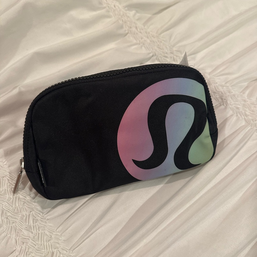 Brand new lulu belt bag
